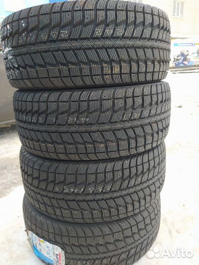 Federal Himalaya WS2 235/45 R17 97T