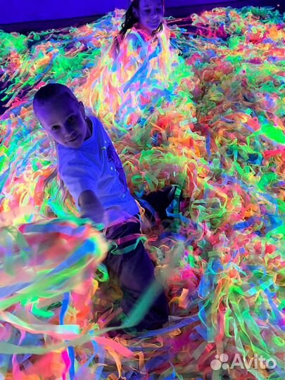 Неоновое шоу