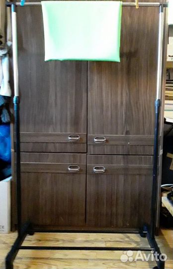 Вешалка мобильная для одежды на роликах Новая