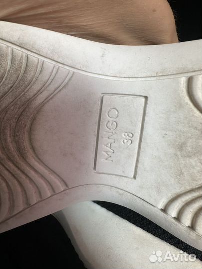 Кроссовки женские