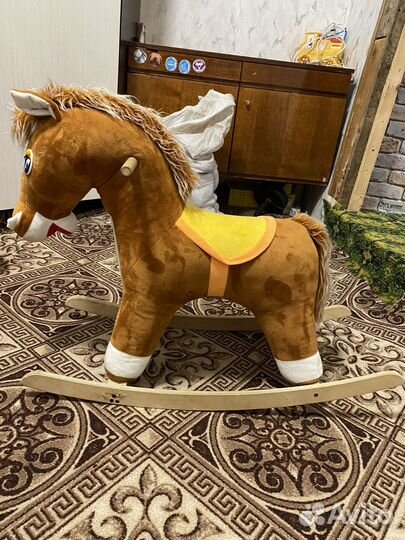 Детская качалка лошадь
