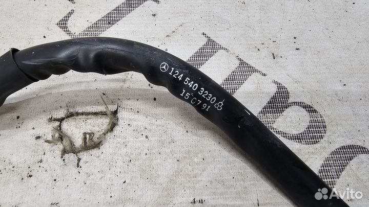 Плюсовой кабель на Mercedes-Benz W124 E400 E420