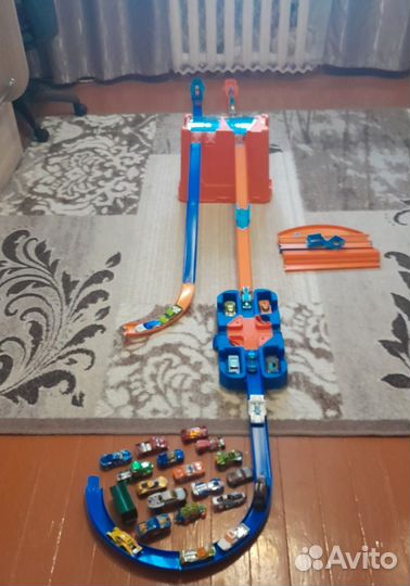 Hot wheels трек трасса + коллекция машинок