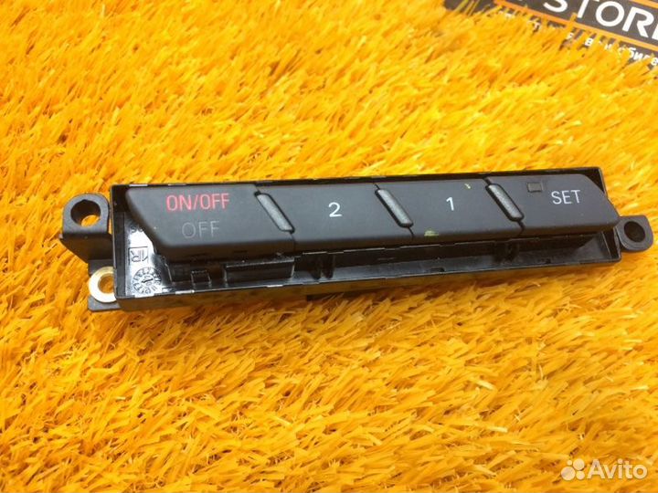 Кнопка памяти сидений передняя правая Audi A6