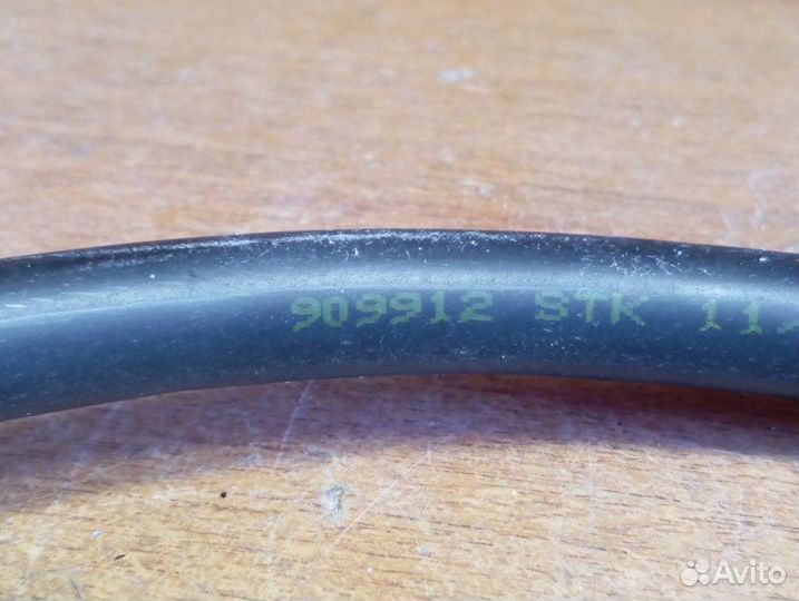 Трос стояночного тормоза задний Volkswagen Golf