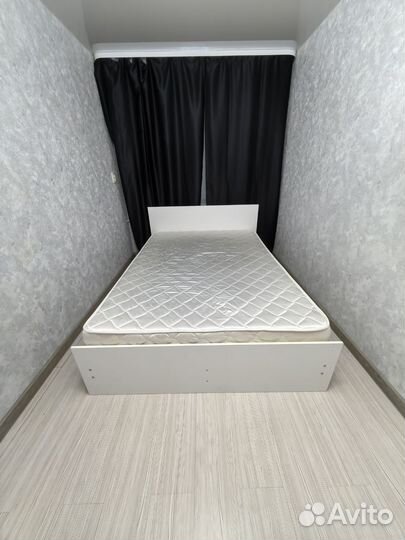 Кровать двухспальная с матрасом 140 /200