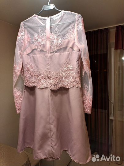 Вечернее платье 46 размера новое