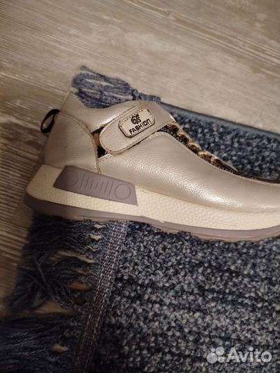 Кроссовки для девочки