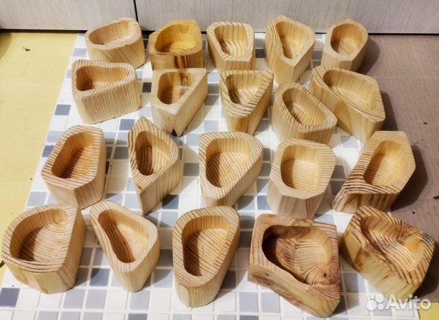 Спилы дерева, подсвечник деревянный