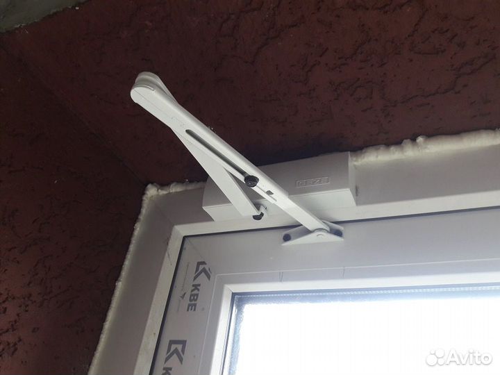 Доводчик для пвх дверей