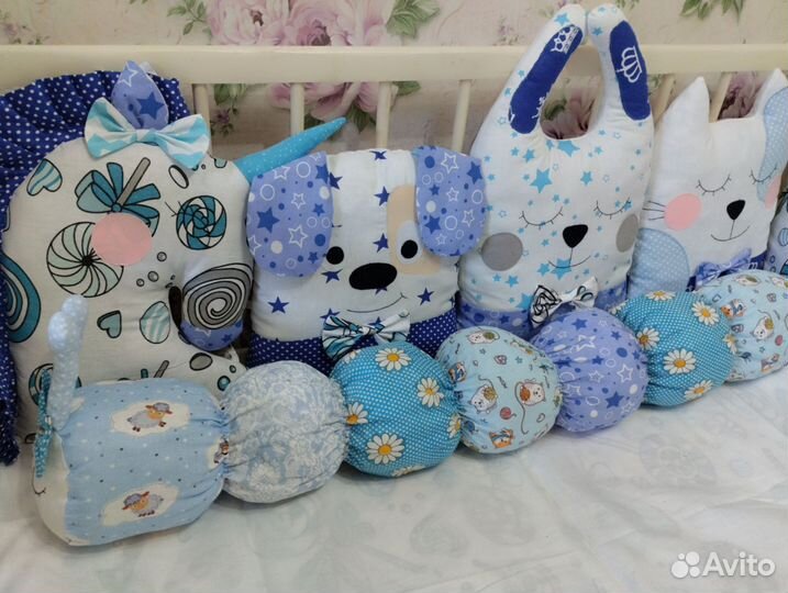 Бортик в кроватку Гусеница новый