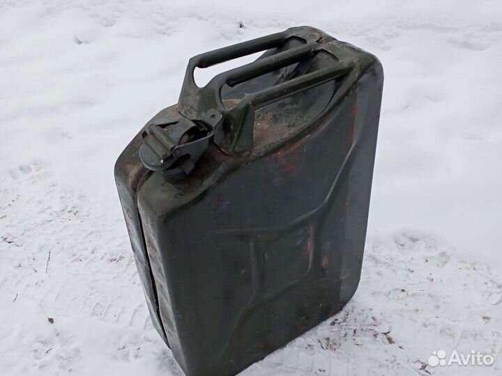 Канистры металлические 20 литров