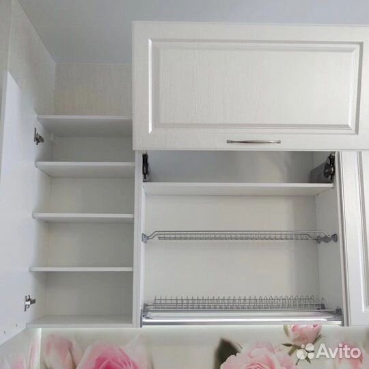 Белый кухонный гарнитур, кухня в рассрочку