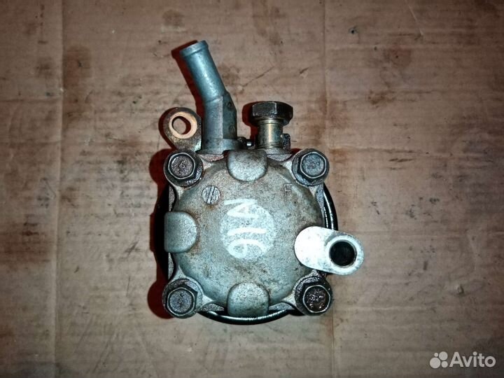 Насос гура Nissan Almera N16