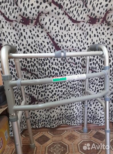 Инвалидные ходунки