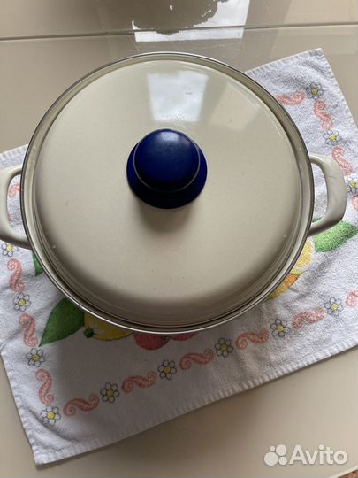 Кастрюля эмалированная