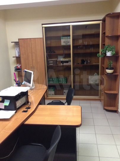 Офисное, универсальное здание 220 м. кв, 2 этажа