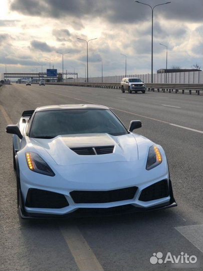 Бампер Chevrolet Corvette стиль ZR1