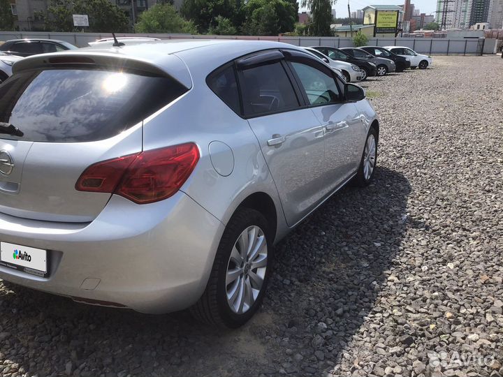 Opel Astra 1.6 МТ, 2011, 147 000 км
