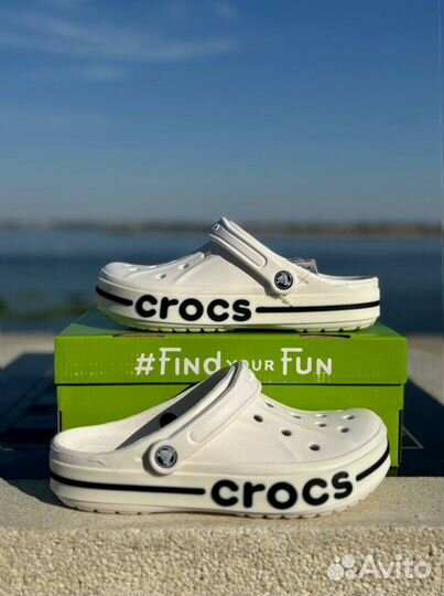 Шлепки Crocs белые