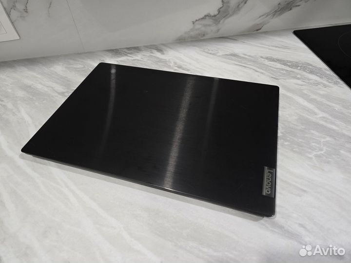 Свежий мощный 8 ядер ryzen 5 ssd 512 FullHD Vega8