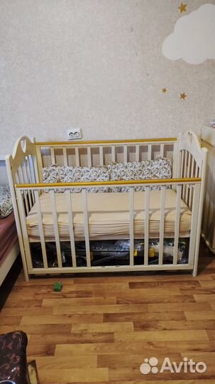 Кровать детская и комод можга