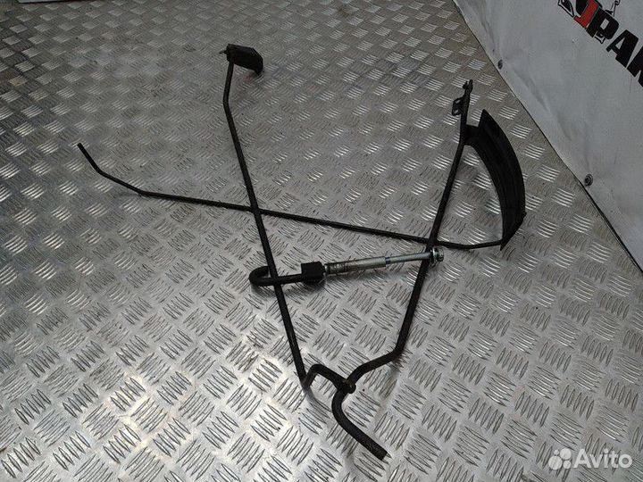 Кронштейн Mitsubishi Outlander II (2005—2009)