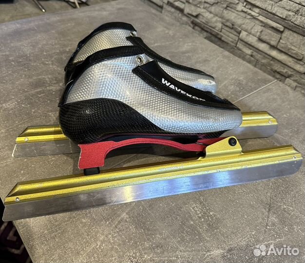 Конькобежные коньки wavekon