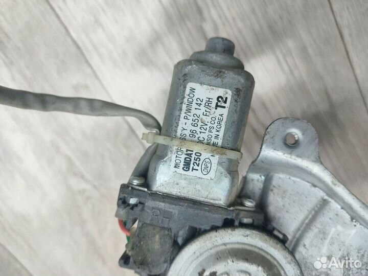 Стеклоподъемник передний правый Chevrolet Aveo, I