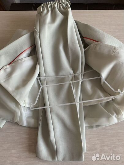 Продам новый детский костюм