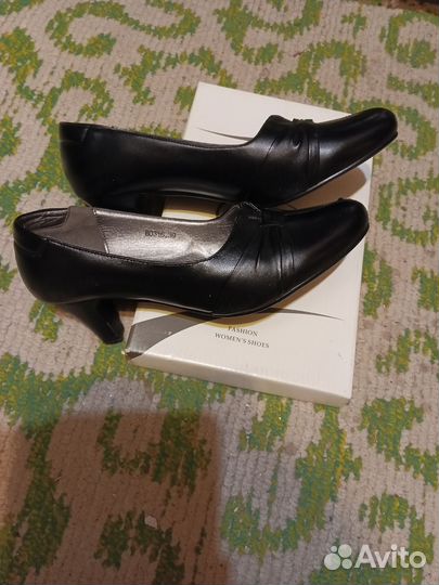 Женские, состояние отличное