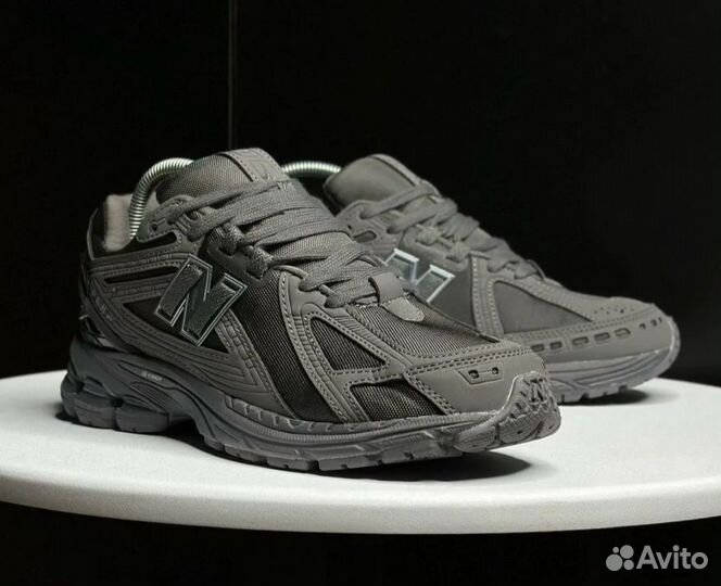 Кроссовки New Balance 1906r