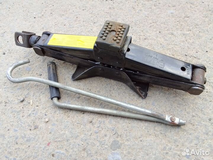 Домкрат ромбический