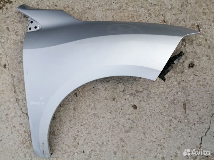 Крыло переднее правое Renault Fluence