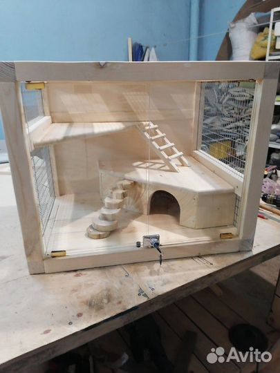 Домики, витрины для шиншилл, крыс, африканских еже