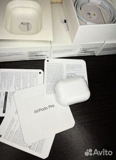 AirPods Pro 2: Ваш звуковой компаньон