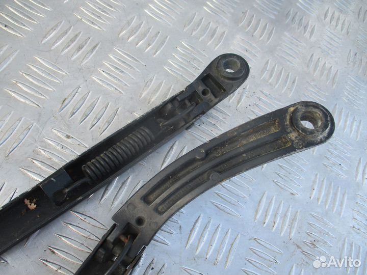 Поводок дворника передний Renault Laguna 2 2002г