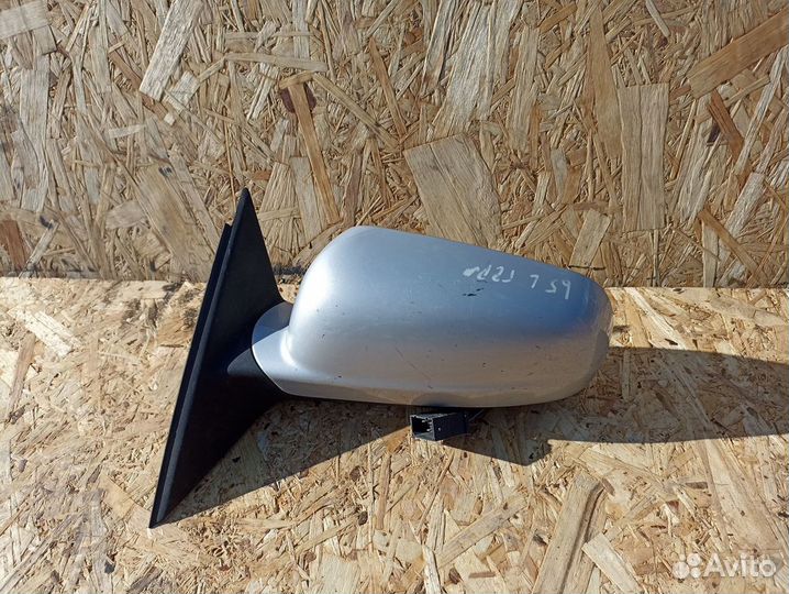 Зеркало левое Volkswagen Passat B5