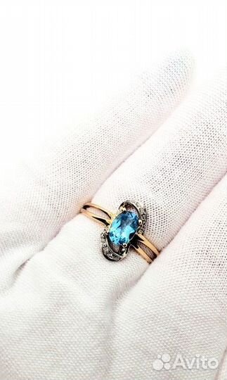 Кольцо с природным камнем Золото