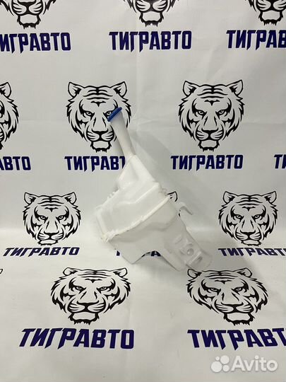 Бачок омывателя на Hyundai Solaris 1