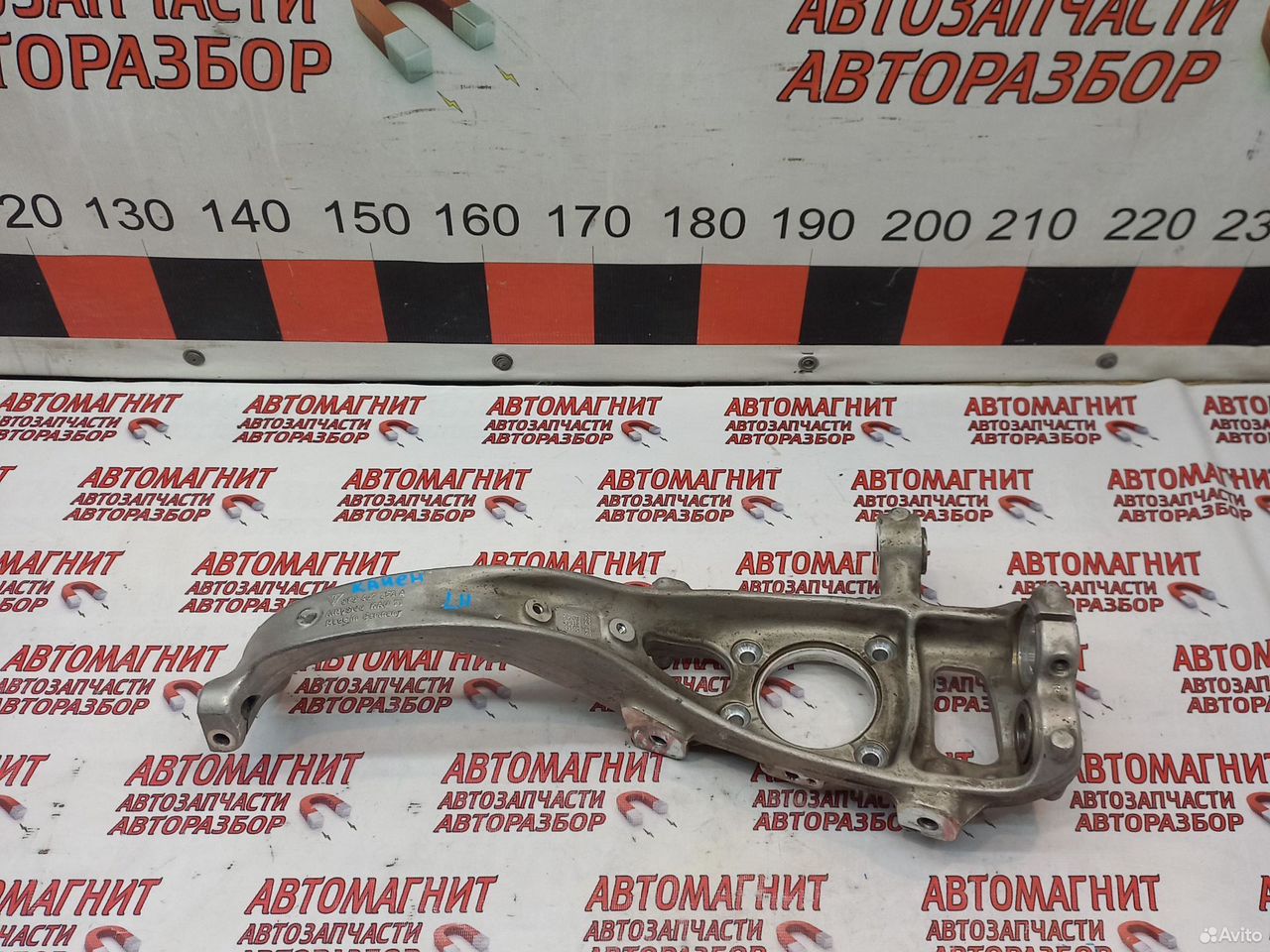 Кулак поворотный левый Porsche Cayenne 3 9Y