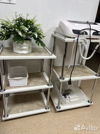 Косметолоческая тележка