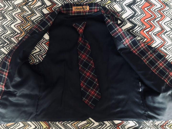 Жилет и галстук для школьника рост 134