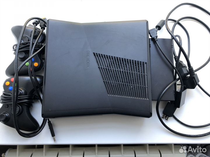 Xbox 360 slim freeboot 250 гб 30+ игр