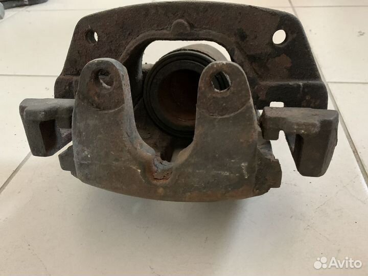 Корпус суппорта BMW 7-Series (E38) III рестайлинг