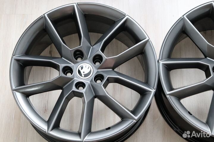 R18 Skoda Octavia RS/VW Golf GTI оригинал