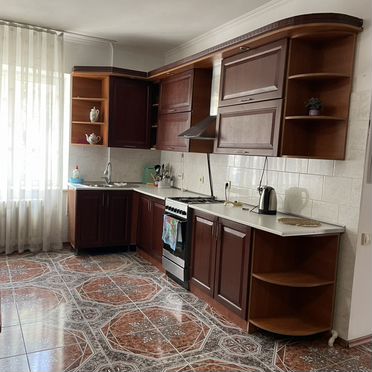 Комната 100 м², 1/5 эт.