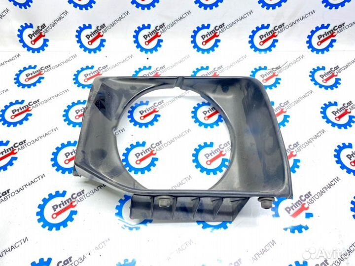 Ободок фары правый Mitsubishi Pajero V21C 4D56