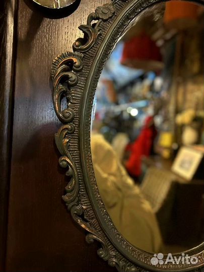 Зеркало в раме из чугунной ковки