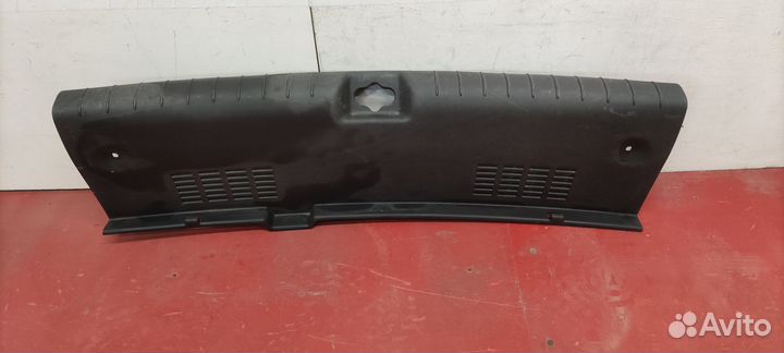 Накладка замка багажника Hyundai Solaris 2